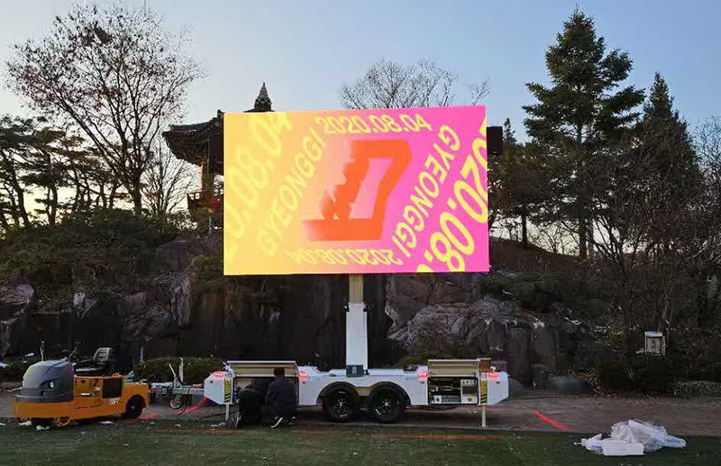 16平米移動LED車載屏出口韓國，并在當?shù)卮蠓女惒? /></a> <p class=